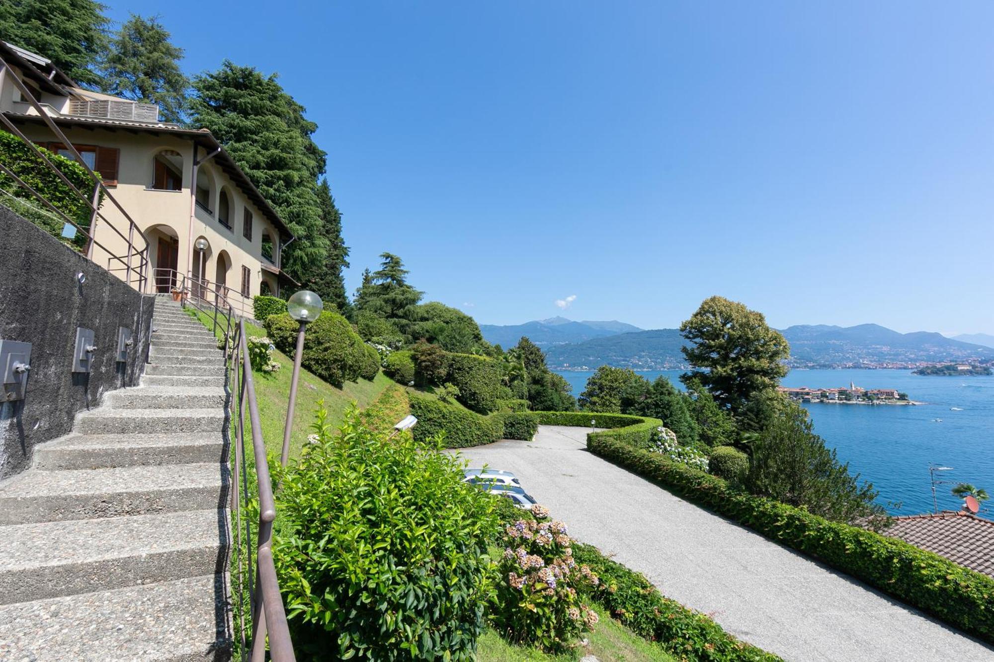 Pandora Lake View Stresa - Happy Rentals Exterior photo